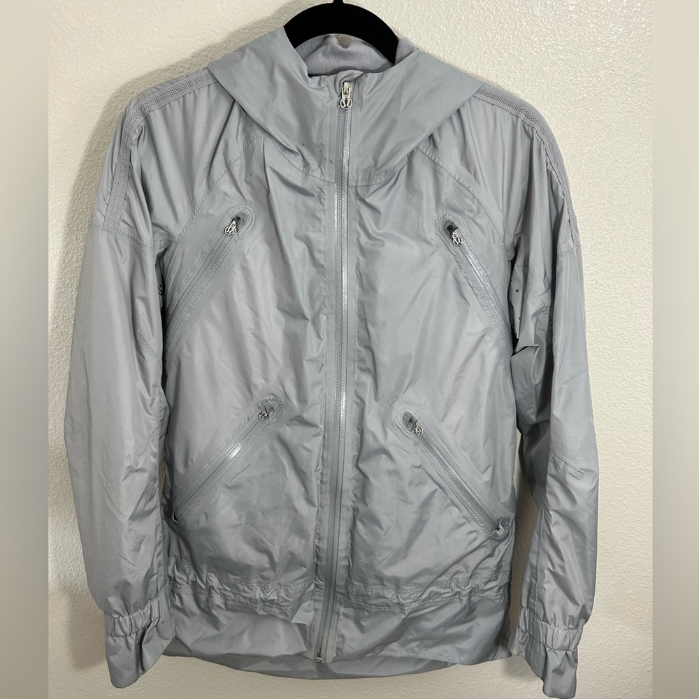 Lululemon Make it Rain Jacket Women’s sz 
8